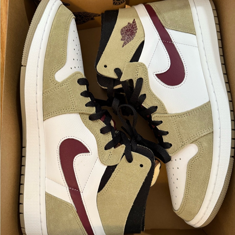 Jordan 1 Zoom CMFT Neutral Olive